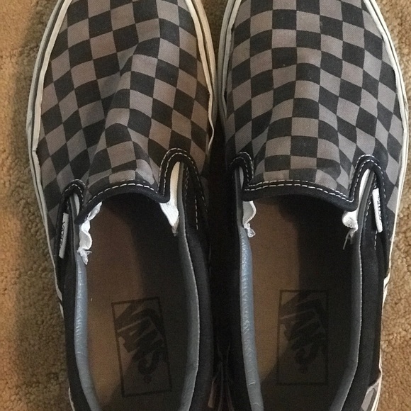New almost never worn black checkered vans shoes - Picture 2 of 3